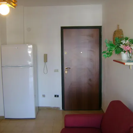 Apartman 2-bedroom Near The Sea *