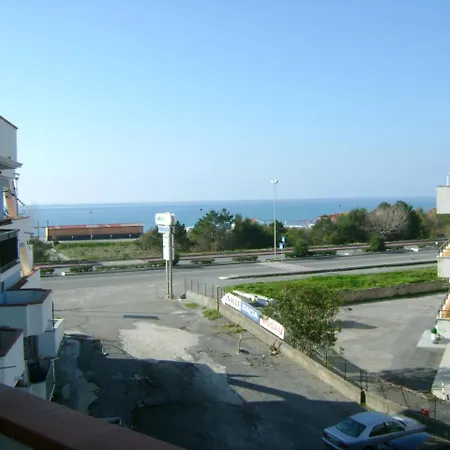 2-bedroom Near The Sea