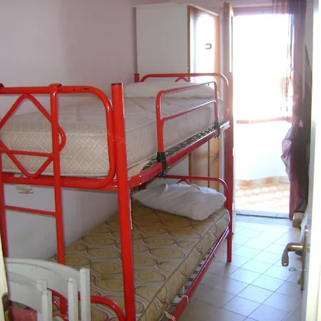 Apartman 2-bedroom Near The Sea *