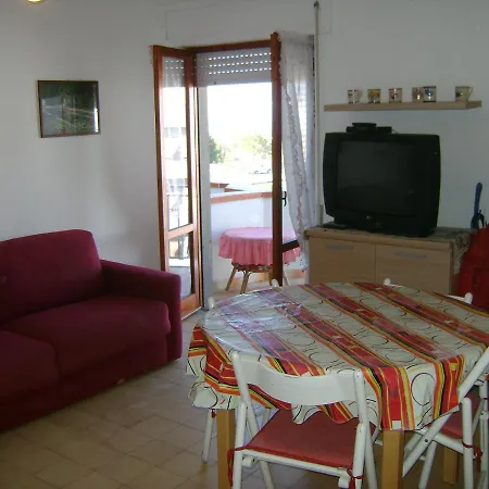 Apartman 2-bedroom Near The Sea